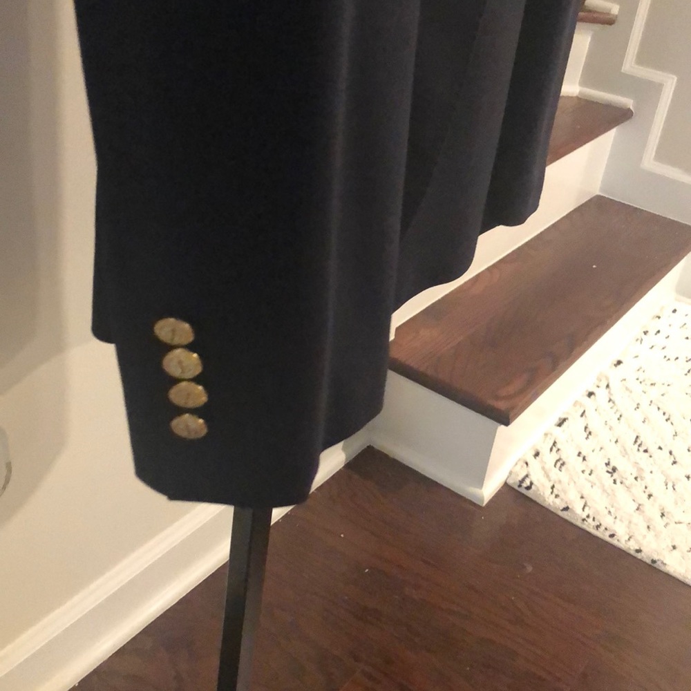 Blazer - Picture 5 of 5